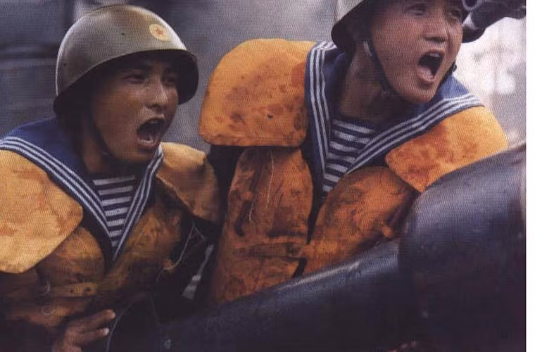 Về số lượng tàu chiến biên chế trong KPN thì còn nhiều tranh cãi. Có nguồn tin cho rằng, KPN trang bị khoảng 700 tàu, những cũng có nguồn cho rằng họ có chừng 1.000 tàu. Đó đều là những con số “khủng” đối với lực lượng hải quân trên thế giới.