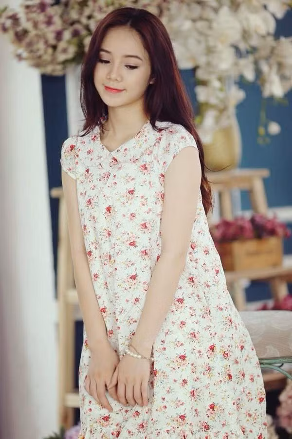 Có sở thích chụp ảnh, tự tin trước ống kính và lợi thế về ngoại hình nên hiện tại, ngoài đi học Quỳnh Kool cũng tranh thủ thời gian nhận các vai diễn nhỏ, đóng quảng cáo và làm người mẫu ảnh.