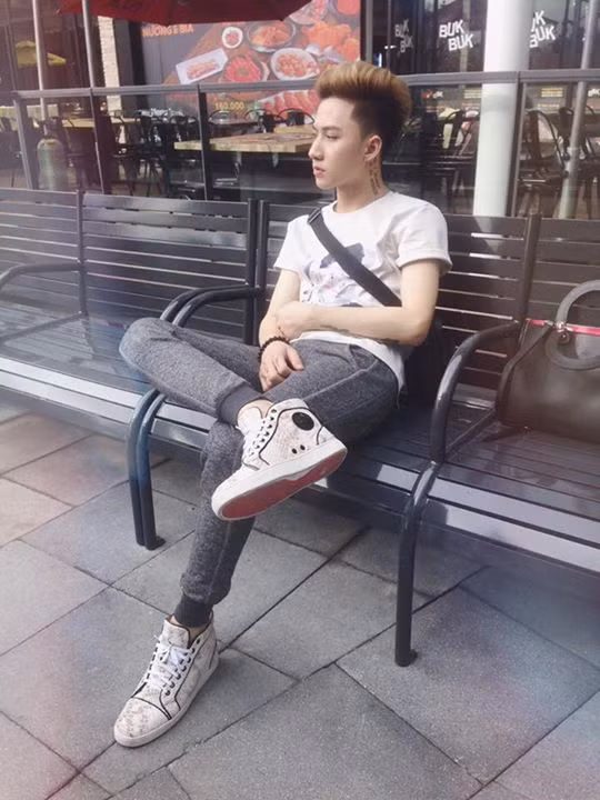 Đang có công việc ổn định và thu nhập khá, Châu Diệc Phong ấp ủ mở rộng hơn nữa công việc của mình bằng một salon làm tóc lớn hơn, chuyên nghiệp hơn và được đông đảo bạn trẻ ở Hà Nội biết đến.