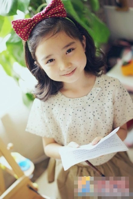 Không chỉ gây sốt ở Trung Quốc, ngôi sao nhí Thiên Duyên còn được khán giả, cư dân mạng nhiều quốc gia châu Á khác quan tâm. Nhiều bạn trẻ người Việt đã phải thốt lên ngay trong lần đầu tiên xem ảnh của Thiên Duyên bởi đơn giản cô bé quá đáng yêu, xinh xắn.