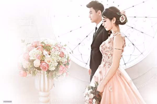 Ngắm bức ảnh cưới đẹp như phim của Trang Lou và Tùng Sơn.