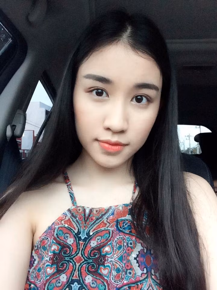 Ngắm vẻ đẹp thuần khiết của nữ du học sinh Việt tại Pháp Lê Phương Thảo.