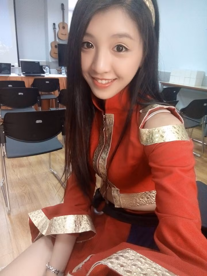 Chăm chỉ chơi thể thao, tập nhảy, tập gym hàng ngày, kết hợp với một chế độ ăn uống hợp lý là bí quyết để cô giáo Thanh Tú có được thân hình chuẩn như người mẫu như hiện tại.