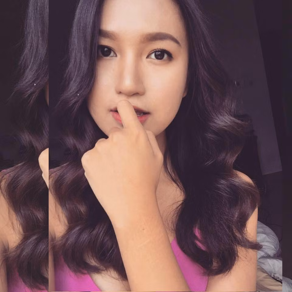 Xinh đẹp và có vẻ ngoài rất đáng yêu, nữ tính nhưng Thuỳ Trang thực chất lại là một cô gái rất mạnh mẽ, yêu thích những trải nghiệm mới lạ. Cô nàng chia sẻ: "Mình thích leo núi, luyện tập thể thao và du lịch một mình khắp mọi nơi cũng là những điều mình rất thích làm, được trải nghiệm cuộc sống, thử thách bản thân và học hỏi được nhiều điều mới".