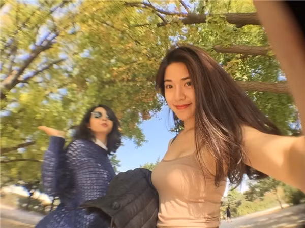 Hot girl Lala của Bộ tứ 10A8 ngày nào nay có một dáng vẻ rất sexy, quyến rũ.