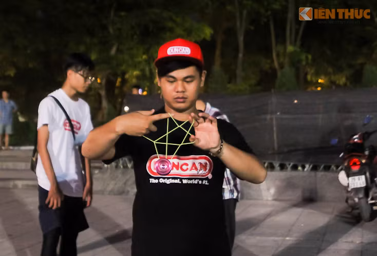 Qua những quá trình tập luyện trước đây Linh cho biết khó khăn nhất khi chơi con lắc yoyo là người chơi phải luôn tập trung để có thể kiểm soát con quay của mình và việc đánh rơi con quay của mình là điều tối kỵ trong cuộc chơi đối với những người chơi chuyên nghiệp.