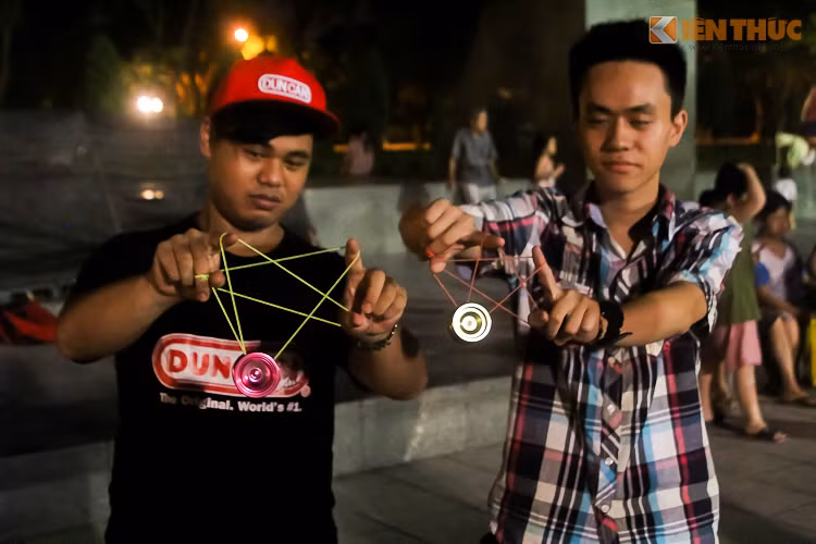 Thế Linh cho biết: để học thuần thục các kĩ năng cơ bản, người chơi phải mất khoảng 3 tháng tập luyện chăm chỉ có khi phải tập mọi lúc mọi nơi những lúc rảnh và với những tín đồ chơi yoyo thì nó là gần như vật bất ly thân đối với họ.