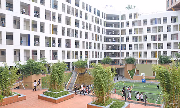 Ha Noi: Nhung truong nao bat ngo hoan don hoc sinh hoc truc tiep?