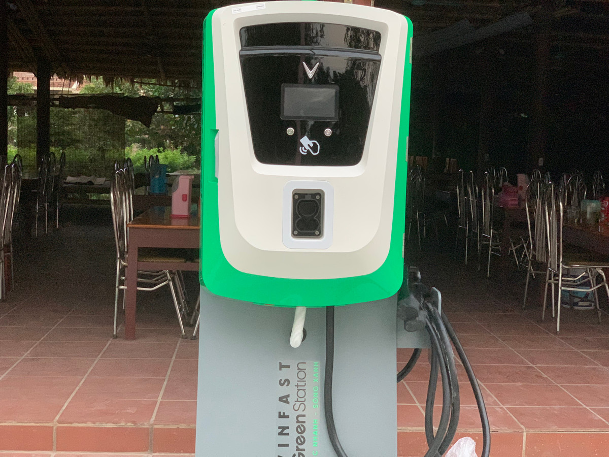 Trạm sạc được tích hợp với ứng dụng quản lý sạc pin, cho phép người dùng theo dõi chính xác thời gian sạc, lượng điện sạc và từ đó chi trả đúng số tiền tương ứng.