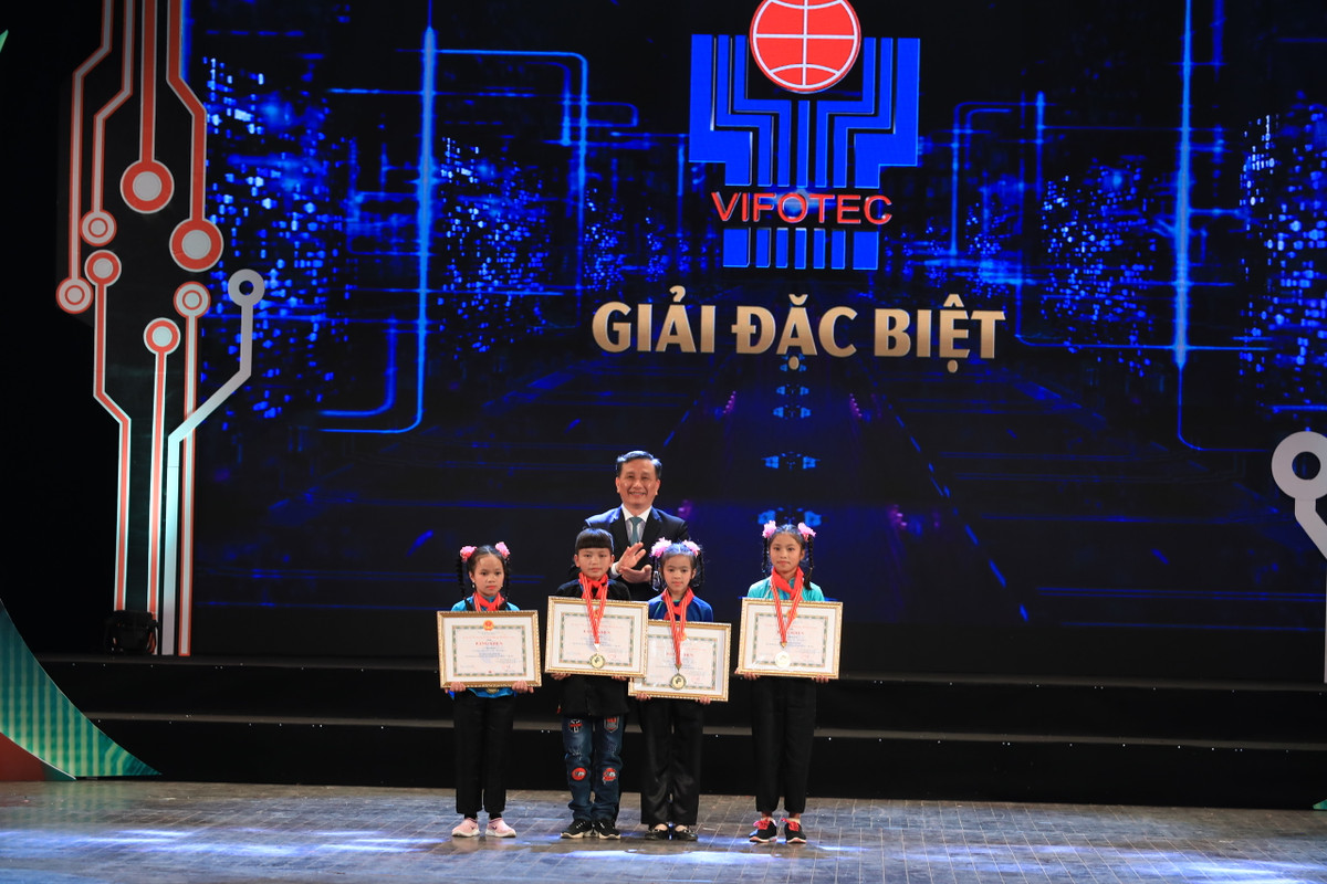 Trao giai Cuoc thi sang tao thanh thieu nien, nhi dong toan quoc lan thu 17-Hinh-3