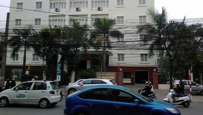 Giai the Chi cuc Quan ly dat dai Ha Noi de thanh lap 3 phong moi