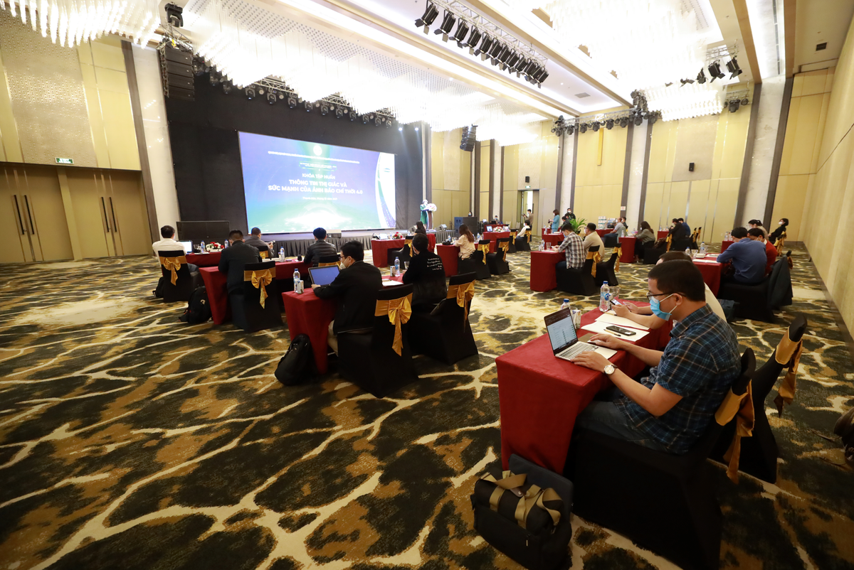 Tap huan “Thong tin thi giac va suc manh cua anh bao chi thoi 4.0“-Hinh-3