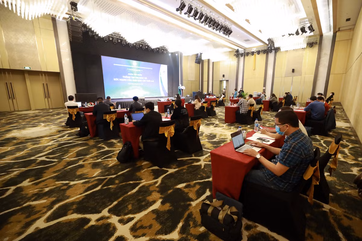 Tap huan “Thong tin thi giac va suc manh cua anh bao chi thoi 4.0“-Hinh-3