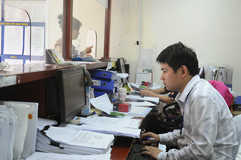  Thay đổi mức phạt với nhiều vi phạm liên quan đến hóa đơn: Nghị định 102 của Chính phủ quy định phạt từ 4 - 8 triệu đồng đối với trường hợp lập hóa đơn, nhưng không ghi đầy đủ các nội dung bắt buộc trên hóa đơn. Với hành vi làm mất, cháy, hỏng hóa đơn đã lập nhưng chưa khai thuế bị phạt từ 4 - 8 triệu đồng và các bên phải lập biên bản ghi nhận việc mất, cháy. Nghị định mới tăng thời hiệu xử lý vi phạm hành chính trong lĩnh vực hóa đơn lên 2 năm, thay vì 1 năm như cũ. (Ảnh minh họa)