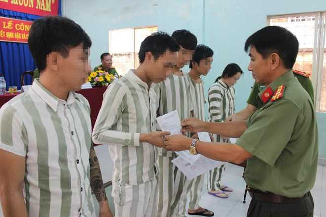 Ban tổ chức lễ tang thông báo, lễ viếng diễn ra vào lúc 9h ngày 26/12 tại nhà riêng đường Nguyễn Ái Quốc (phường Trảng Dài, TP Biên Hòa). Lễ truy điệu vào lúc 10h ngày 28/12.