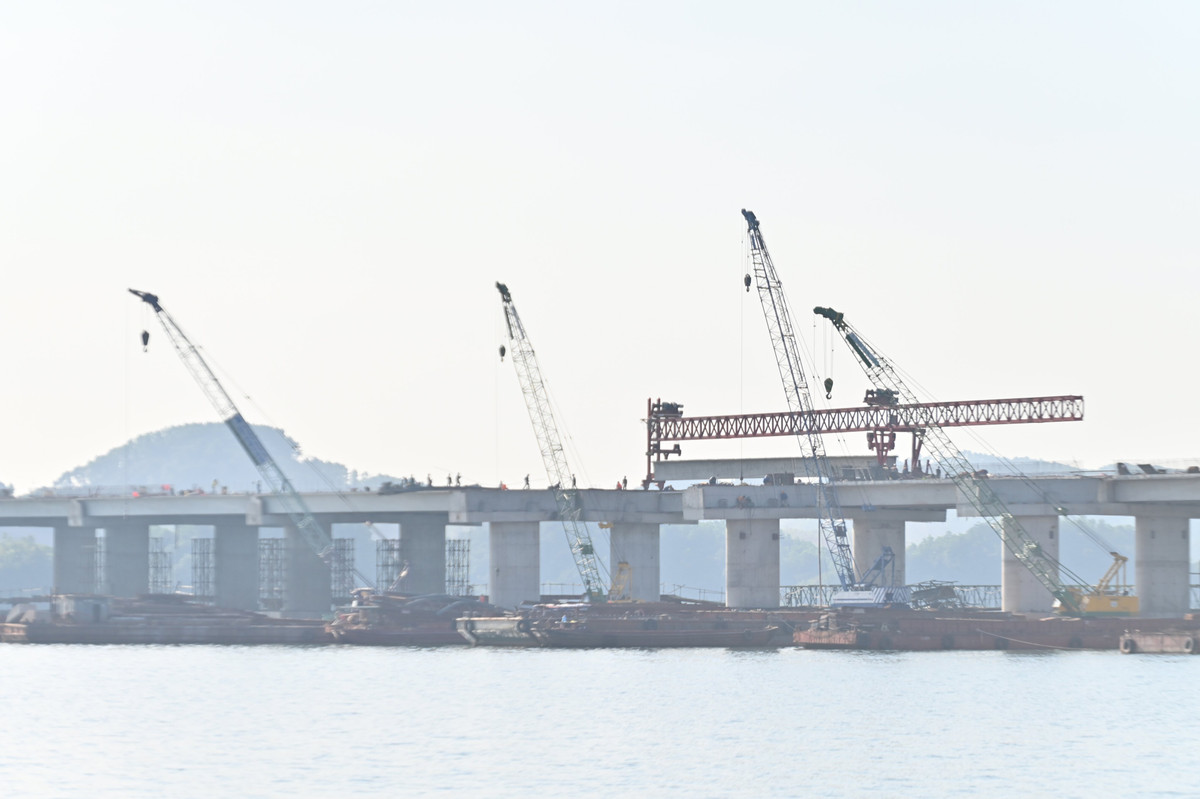 Khi cầu hoàn thành cùng tuyến cao tốc Vân Đồn - Móng Cái sẽ rút ngắn thời gian từ Hà Nội đi Móng Cái xuống còn khoảng 3 tiếng; kết nối với các khu kinh tế trọng điểm, tạo thuận lợi giao thông đường bộ từ hướng Lạng Sơn đi Móng Cái, Vân Đồn, Hạ Long, phát huy Sân bay Vân Đồn.