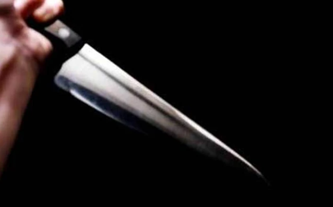 Ra tù, Hiếu bỏ nhà đi lang thang, trộm cắp và vạ vật với những gái mại dâm ở TP HCM. Sau đó, thỉnh thoảng về quê, và ở đây hắn lừa những người thân mượn đồ đạc và đem đi cầm để lấy tiền tiêu xài. Ngày 21/9, khi đang đi lang thang từ huyện Xuyên Mộc, sang huyện Đất Đỏ, y đi ngang qua quán cà phê T.Q. Thấy quán vắng vẻ, Hiếu nảy sinh ý đồ xấu nên đã rẽ vào đó ngồi uống nước. Ngồi trong quán, hắn chỉ thấy có một mình chị L. đang lúi húi quét rác phía sau nhà. Tên Hiếu đã đi lại phía sau, dùng dao đe dọa và đâm chị L, sau đó bóp cổ cho đến khi nạn nhân tử vong.(Ảnh minh họa, nguồn internet)