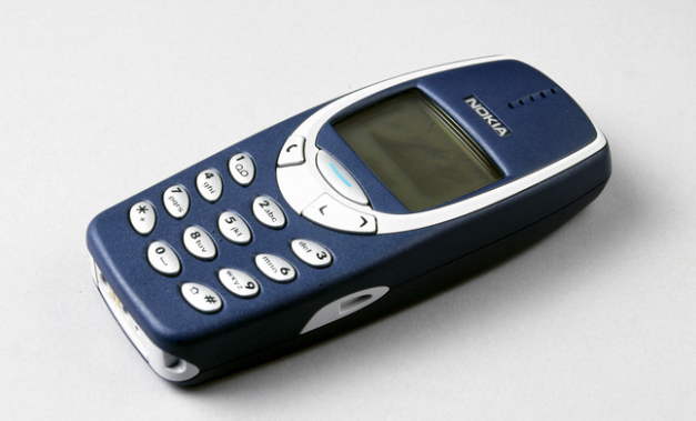 Theo lời khai của bà Nguyễn Thị Hương (chủ quán cafe T.Q cũng là mẹ Kh.), vào khoảng 17h ngày 21/9, bà Hương đưa con nhỏ đến trường tiểu học để nhận quà Trung thu. Ở quán lúc này chỉ còn lại một mình Kh. trông quán. Đến 18h giờ, bà trở lại không thấy Kh. đâu, đi xuống sau nhà bà phát hiện Kh. đã tử vong. Tài sản bị mất cũng chỉ có một chiếc điện thoại Nokia và 2 chiếc nhẫn vàng của Kh. Được biết Kh. là người khá hiền lành, không giao du với nhiều bạn, đặc biệt là chưa có bạn trai. (Ảnh minh họa, nguồn internet)