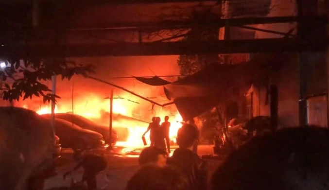  Cháy lớn tại một bãi giữ xe ô tô trong đêm: Đêm 19/1, tại một bãi trông giữ ôtô trong ngõ 509 Vũ Tông Phan, quận Thanh Xuân, TP Hà Nội, người dân phát hiện lửa bùng phát từ một chiếc ô tô đang đỗ trong bãi giữ xe và lan nhanh khiến nhiều người hoảng hốt. Nhận tin báo, Đội Cảnh sát phòng cháy chữa cháy và cứu nạn cứu hộ Công an quận Thanh Xuân đã điều 2 xe chữa cháy cùng hàng chục cán bộ chiến sĩ tới hiện trường dập lửa. Vụ cháy không gây thiệt hại về người, có 2 ô tô bị hư hỏng.