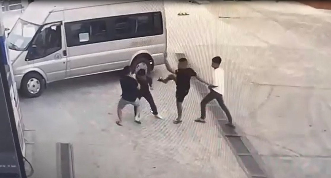 Lai Chau: Lai xe khach bi 3 doi tuong danh hoi dong nhap vien