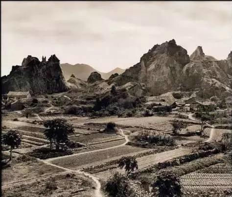 6. Hồng Kông Cửu Long, 1946: Trước đây nơi này chỉ có đồi núi hoang sơ.