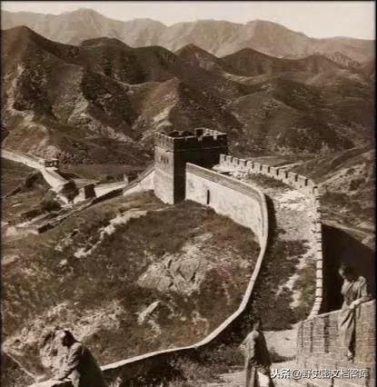 13. Vạn Lý Trường Thành, cuối triều đại nhà Thanh: Một di tích lịch sử trường tồn với thời gian.