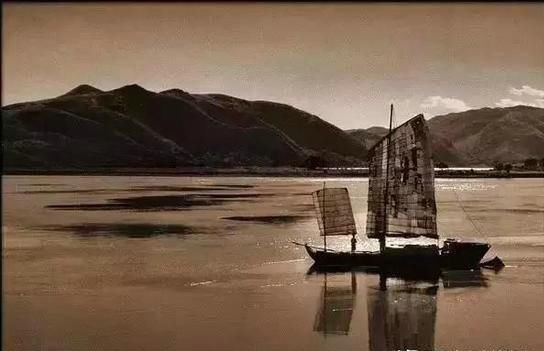 9. Sông Dương Tử, 1946: Con sông này xuất hiện rất nhiều trong các tác phẩm văn học.