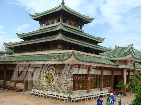 Bi an tuong Ba Chua Xu An Giang: Tuong dan ong hay dan ba?