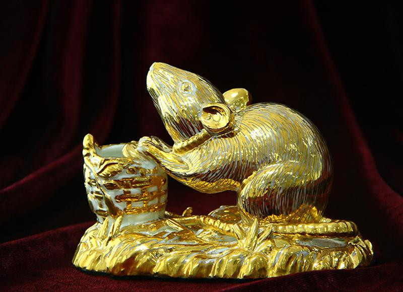 Thời điểm càng gần đến Tết Nguyên đán, vận may của con giáp này sẽ càng vượng. Vận trình của họ thay đổi một cách rõ rệt theo hướng tích cực. Dù năm nay không phải là thời điểm tốt cho tuổi Tỵ nhưng an tâm tài vận sẽ thay đổi bất ngờ.