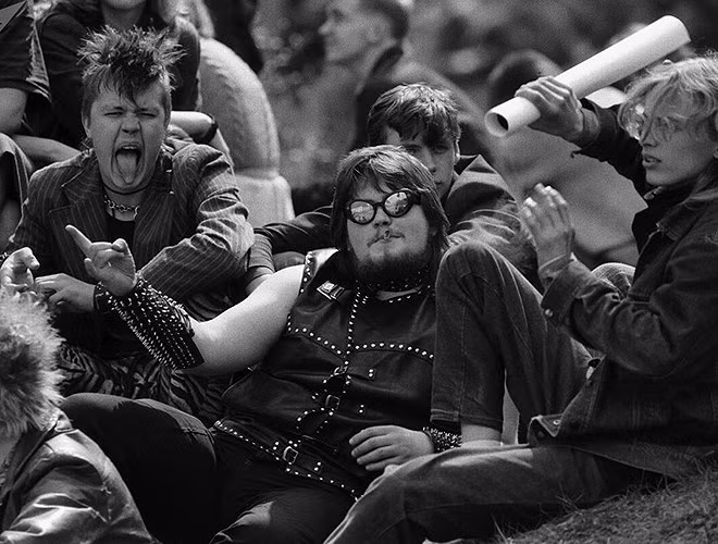 Những thanh niên rất "ngầu" xuất hiện tại buổi diễn nhạc rock ở Estonia vào năm 1987.