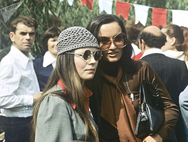 Những phụ nữ xinh đẹp và phong cách tại một lễ hội ở Chisinau, nay là Moldova (ảnh chụp năm 1978).