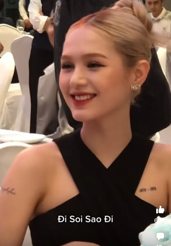 Đã "tém tém" bản thân lại nhưng không thể phủ nhận được rằng với vẻ đẹp ấn tượng nổi tiếng, Xoài Non vẫn vô cùng nổi bật dù ở bất cứ hoàn cảnh nào.