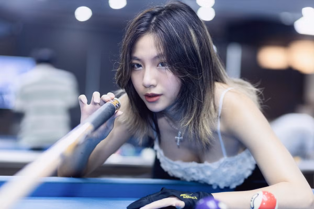 Cô nàng cũng là một dancer tài năng và đang theo học tại trường Sư phạm Nghệ thuật Trung Ương.