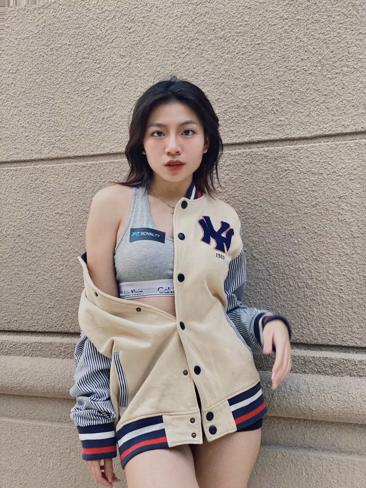 Cô nàng thường xuyên đăng tải những tấm hình quyến rũ trên mạng xã hội.