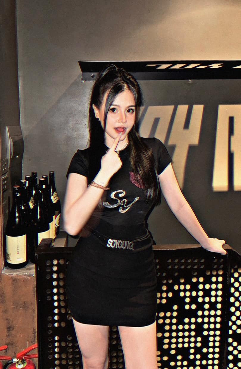 Trước khi được biết đến với danh xưng "hot girl World Cup", Lan Phương đã là gương mặt có sức hút trên mạng xã hội.