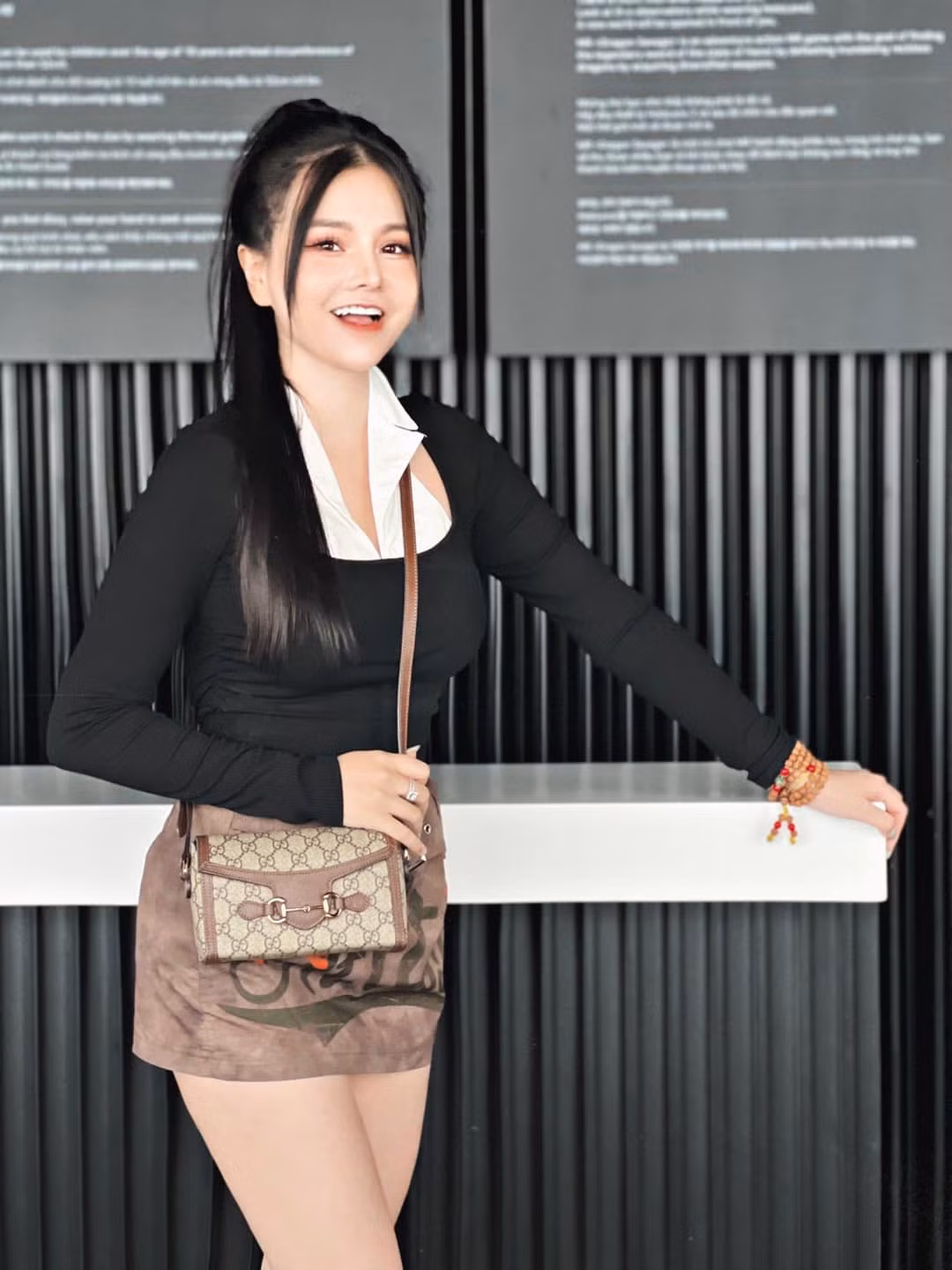 Với chiều cao lý tưởng cùng body cân đối, cô nàng được nhận xét là gợi cảm chẳng thua kém người mẫu.