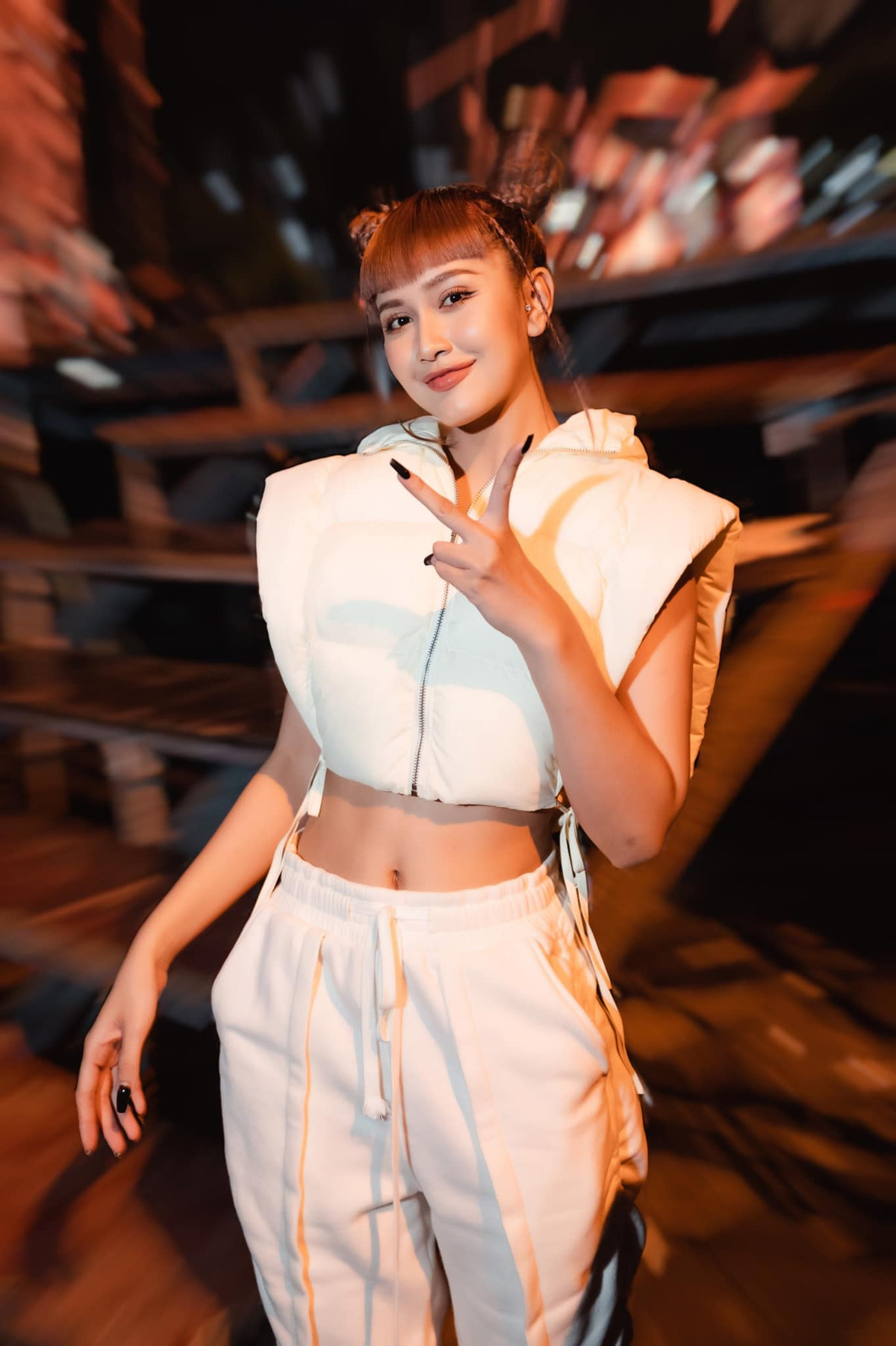 Nữ DJ Emma với ngoại hình xinh đẹp, hiện tại người đẹp hiện có gần 150.000 lượt theo dõi.