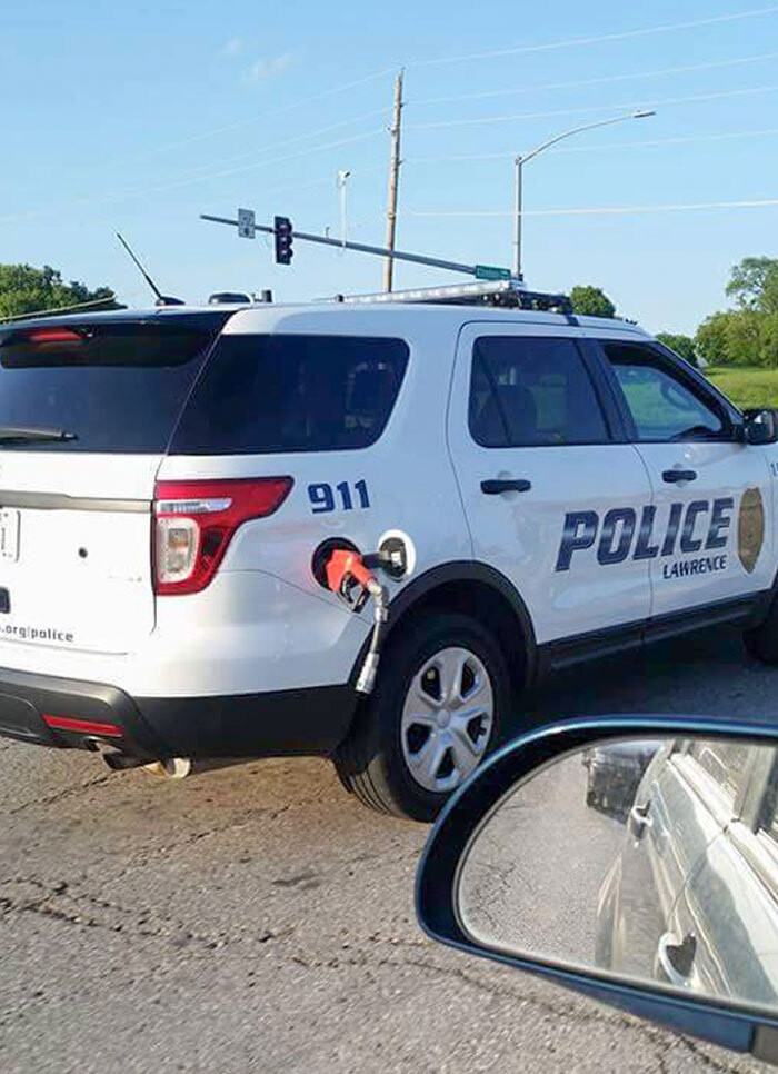 Cảnh sát thì cũng có thể đãng trí như thường.