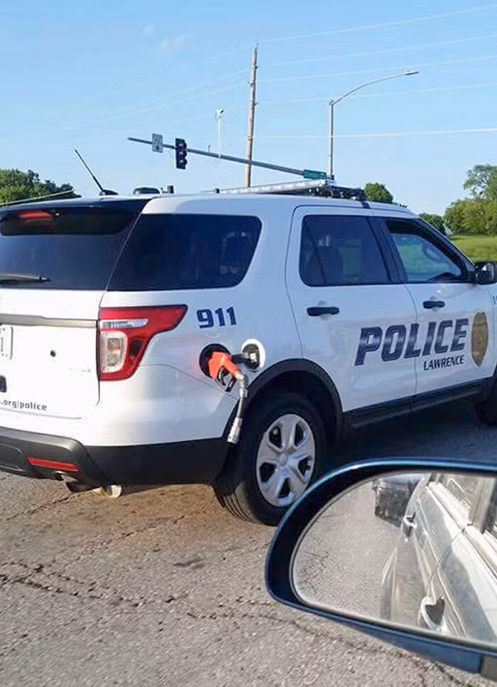 Cảnh sát thì cũng có thể đãng trí như thường.