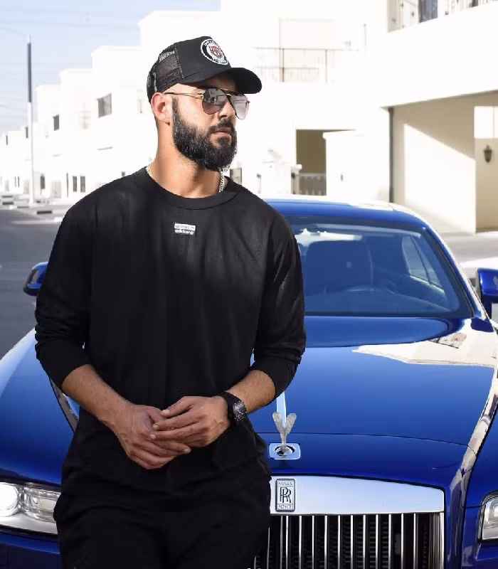 Bất ngờ thay vào tháng 9/2018, Omar thông báo trên trang cá nhân rằng anh cùng vợ quyết định ly thân và chuẩn bị kết thúc cuộc hôn nhân nhưng vẫn cùng chăm sóc con trai.