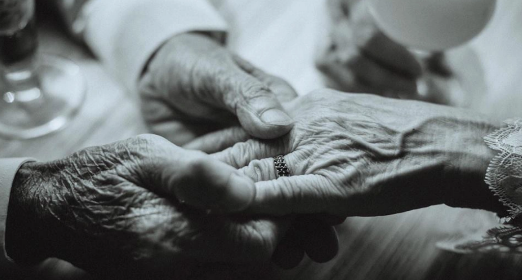 Ông bà làm đám cưới vào năm 1967 và vẫn lặng lẽ sát cánh bên nhau kể từ ngày đó.