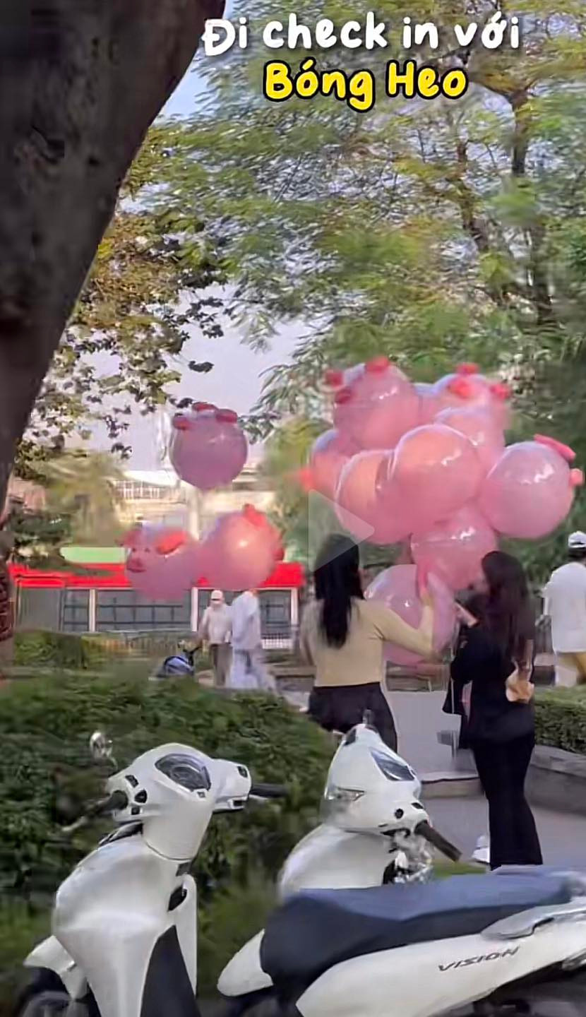 Gioi tre thich thu trao luu check in bong bay khap ho Tay