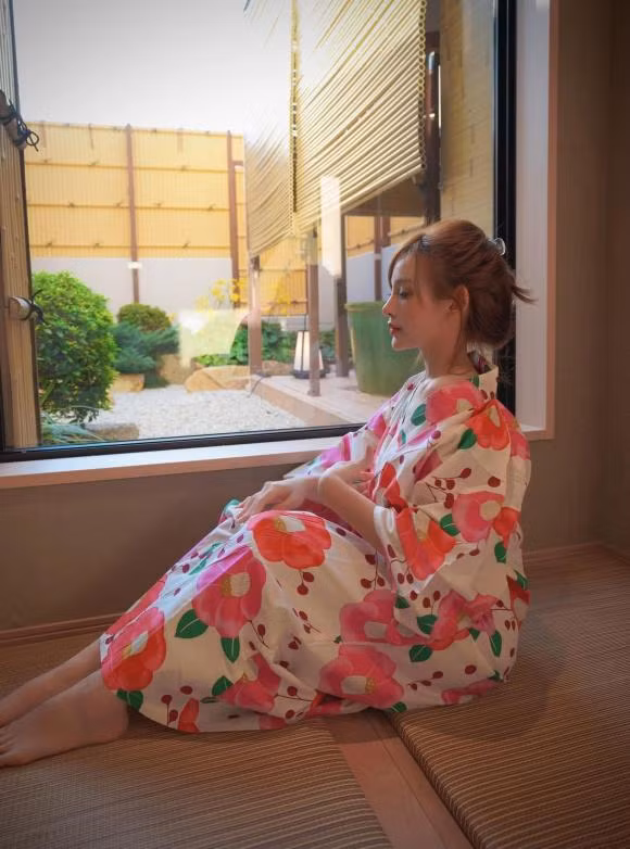 Ở phần bình luận bài đăng, rất nhiều người vào dành lời khen ngợi sắc vóc của bà mẹ trẻ.