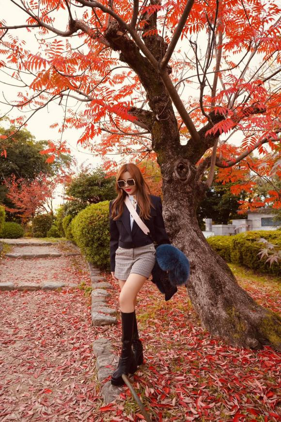 Được biết Huyền Baby vừa có chuyến du lịch Nhật Bản cùng mẹ ruột, chị gái và em gái.