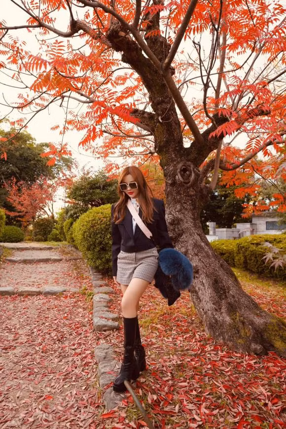 Được biết Huyền Baby vừa có chuyến du lịch Nhật Bản cùng mẹ ruột, chị gái và em gái.