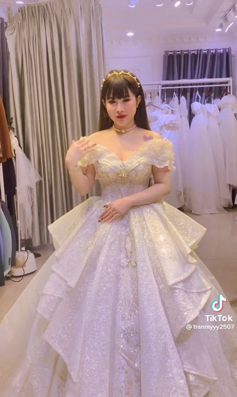 Đầu năm 2022, Trần My chiếm spotlight trên mạng xã hội khi xảy ra drama xô xát với Trang Nemo vì không giải quyết được mâu thuẫn liên quan đến chuyện bán hàng.