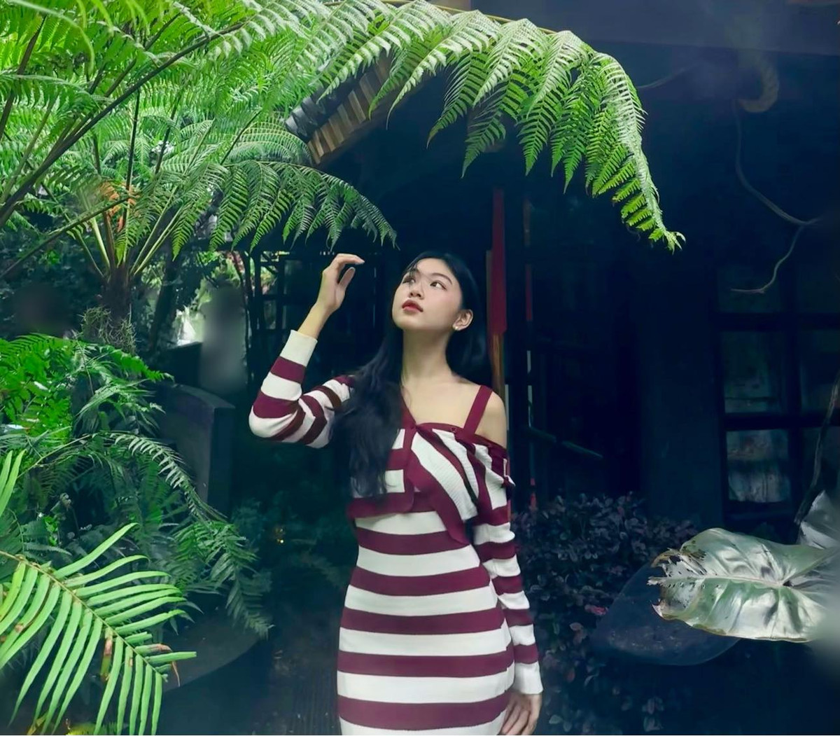 Cô bạn thực hiện nhiều bộ ảnh thời trang, tham gia đóng quảng cáo.