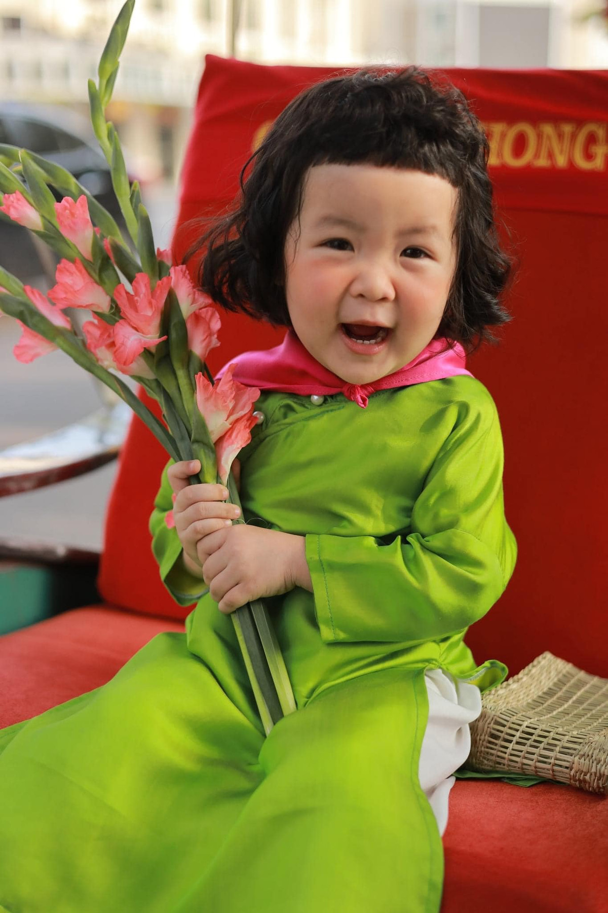 Bé Bánh Bao gây chú ý bởi gương mặt hóm hỉnh tựa Maruko trong bộ phim đình đám Nhật Bản, biểu cảm hài hước và những câu giao tiếp lém lỉnh.