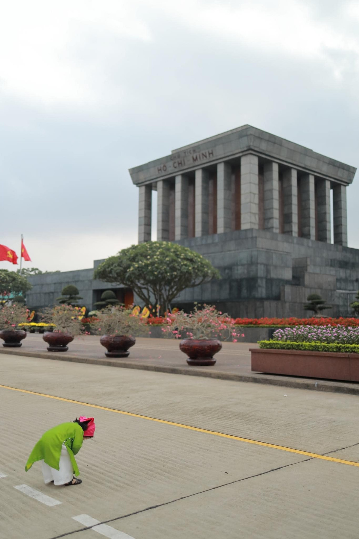 Cách đây không lâu, cô bé được bố mẹ cho đi Pháp - Ý - Thụy Sĩ kéo dài 10 ngày cùng ông bà nội, ngoại.