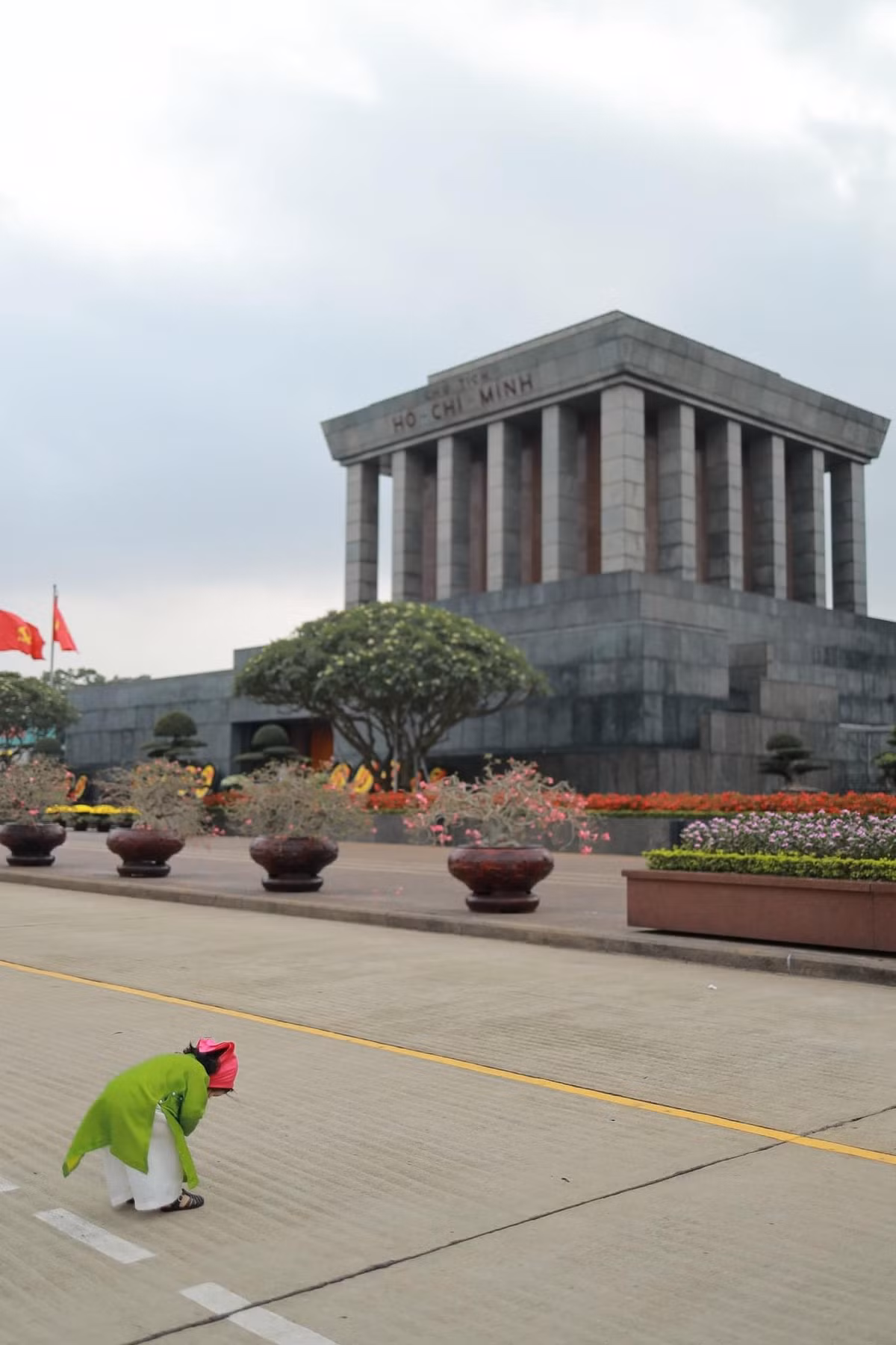 Cách đây không lâu, cô bé được bố mẹ cho đi Pháp - Ý - Thụy Sĩ kéo dài 10 ngày cùng ông bà nội, ngoại.